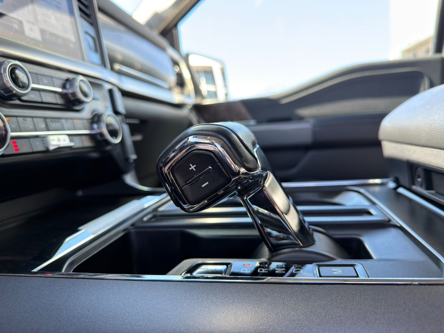 2023 Ford F-150 Lariat 4X4 V8