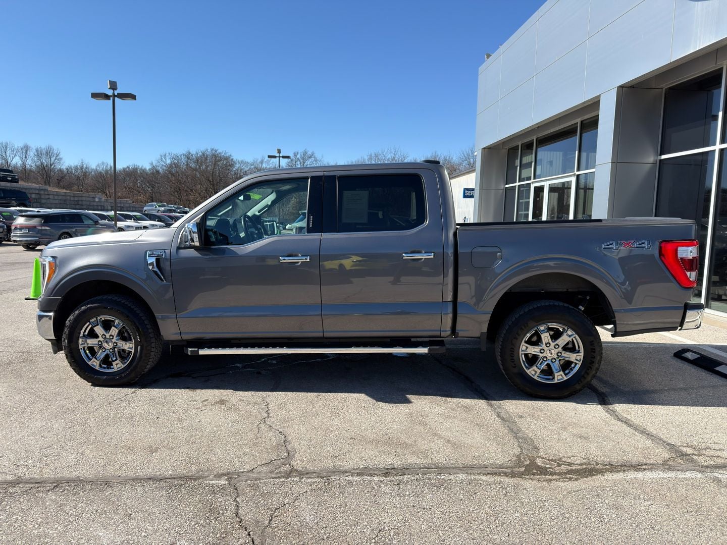 2023 Ford F-150 Lariat 4X4 V8
