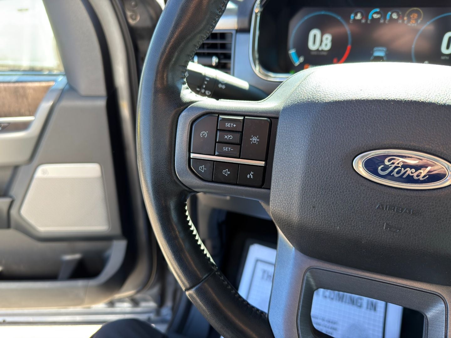 2023 Ford F-150 Lariat 4X4 V8