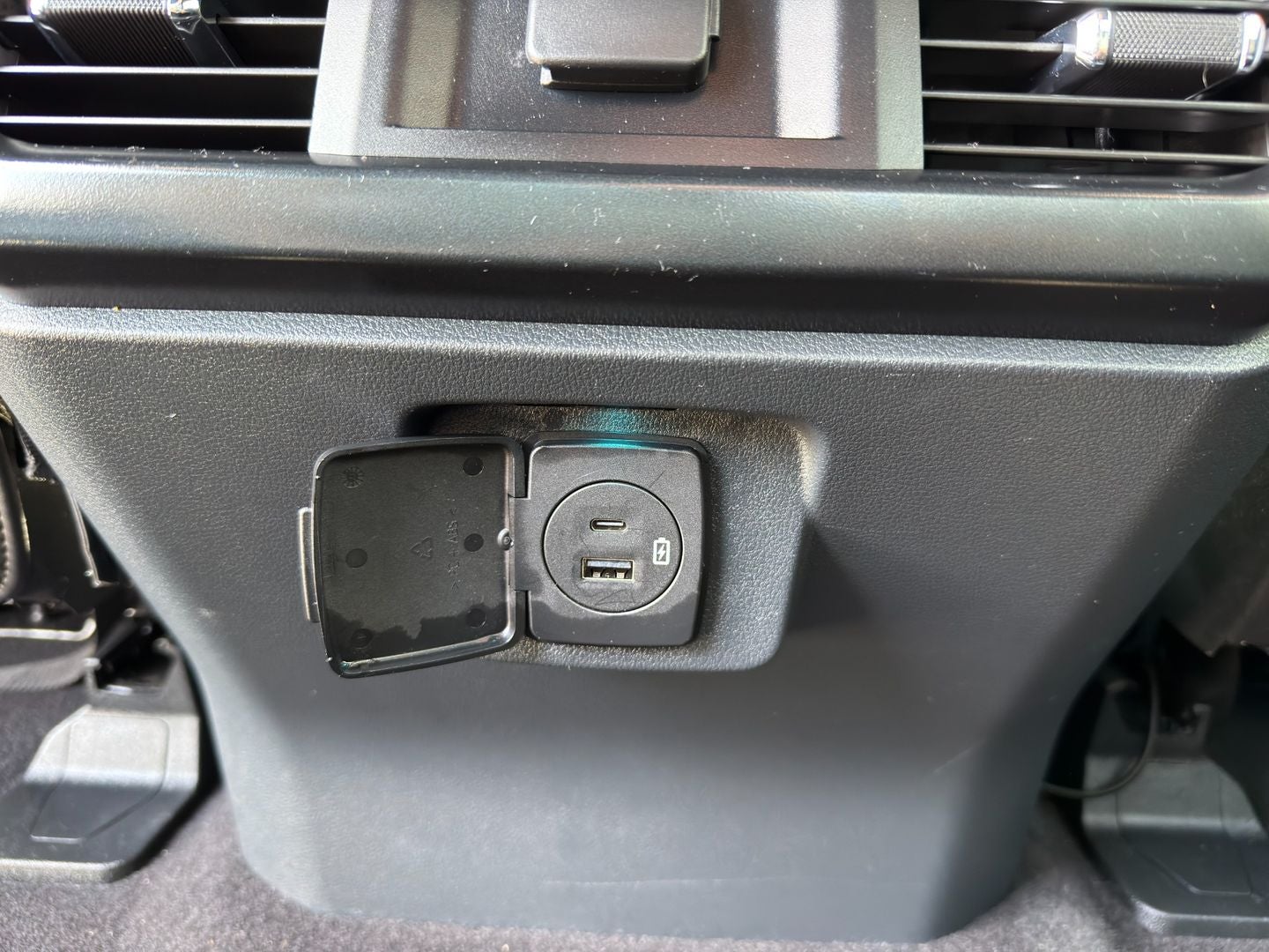 2023 Ford F-150 XL 4X4 V8