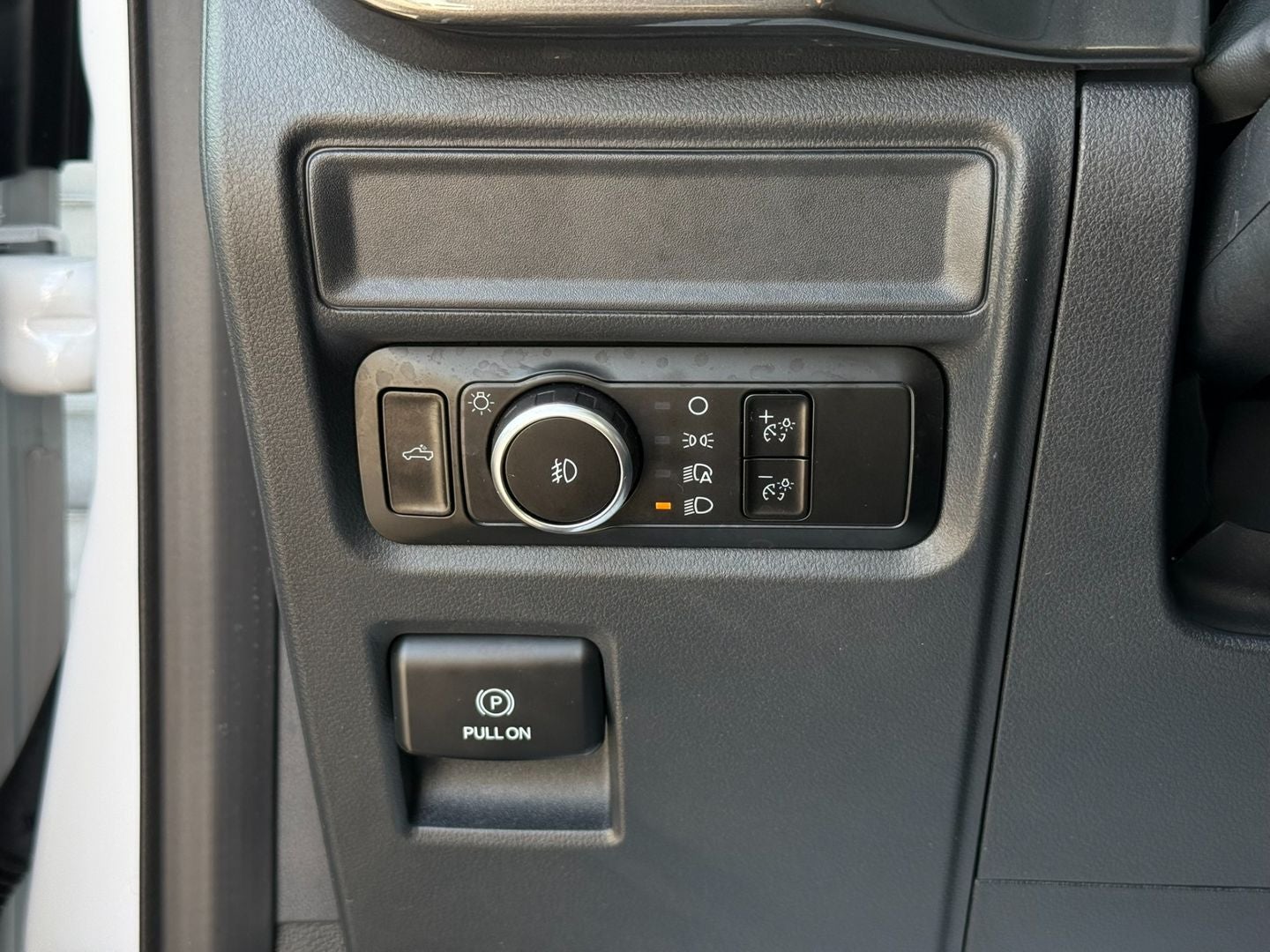 2023 Ford F-150 XL 4X4 V8