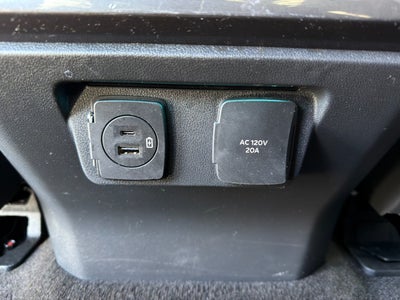 2023 Ford F-150 XLT 4X4 V8 Black Widow