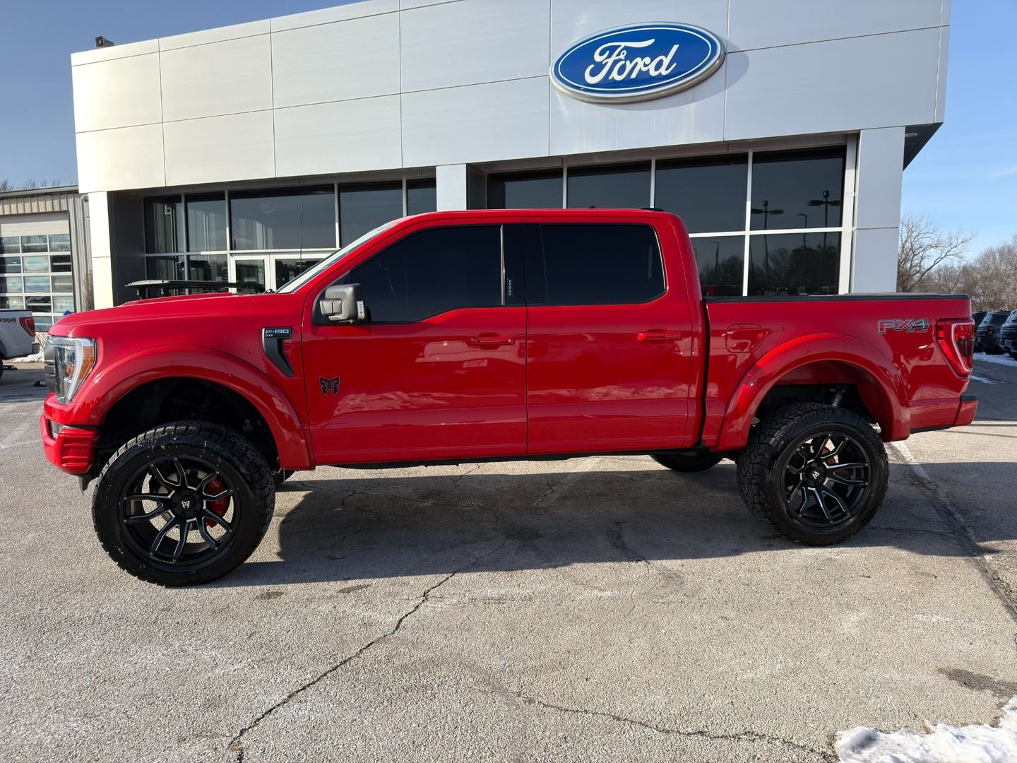 2023 Ford F-150 XLT 4X4 V8 Black Widow