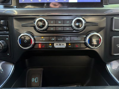 2023 Ford F-150 XLT 4X4 V8 Black Widow