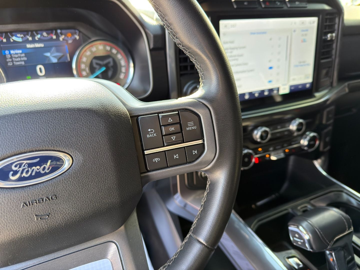 2023 Ford F-150 XLT 4X4 V8 Black Widow