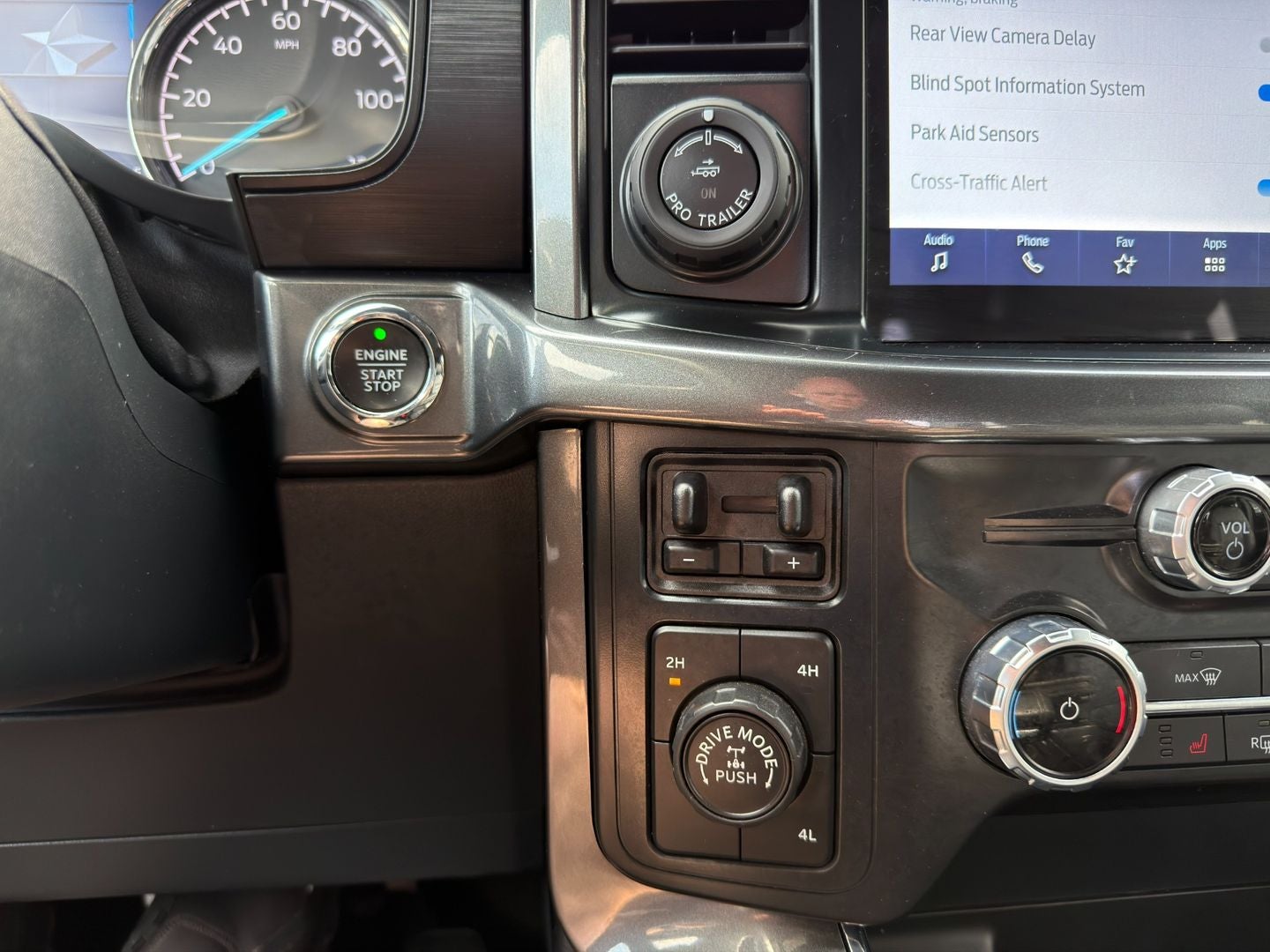 2022 Ford F-150 XLT 4X4 V6