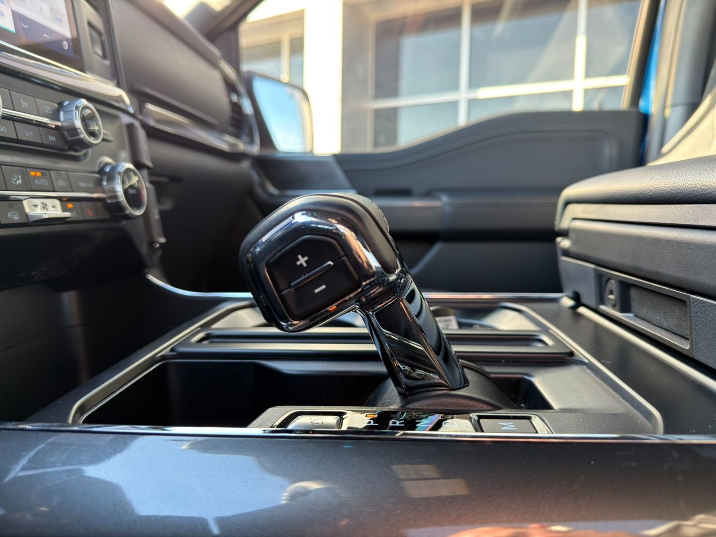 2023 Ford F-150 XLT 4X4 V6