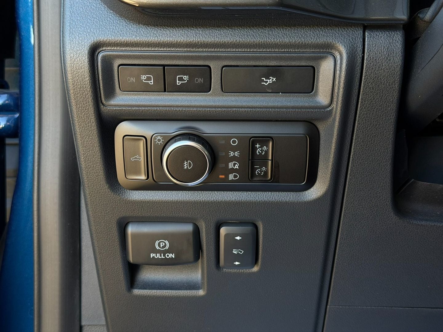 2023 Ford F-150 XLT 4X4 V6