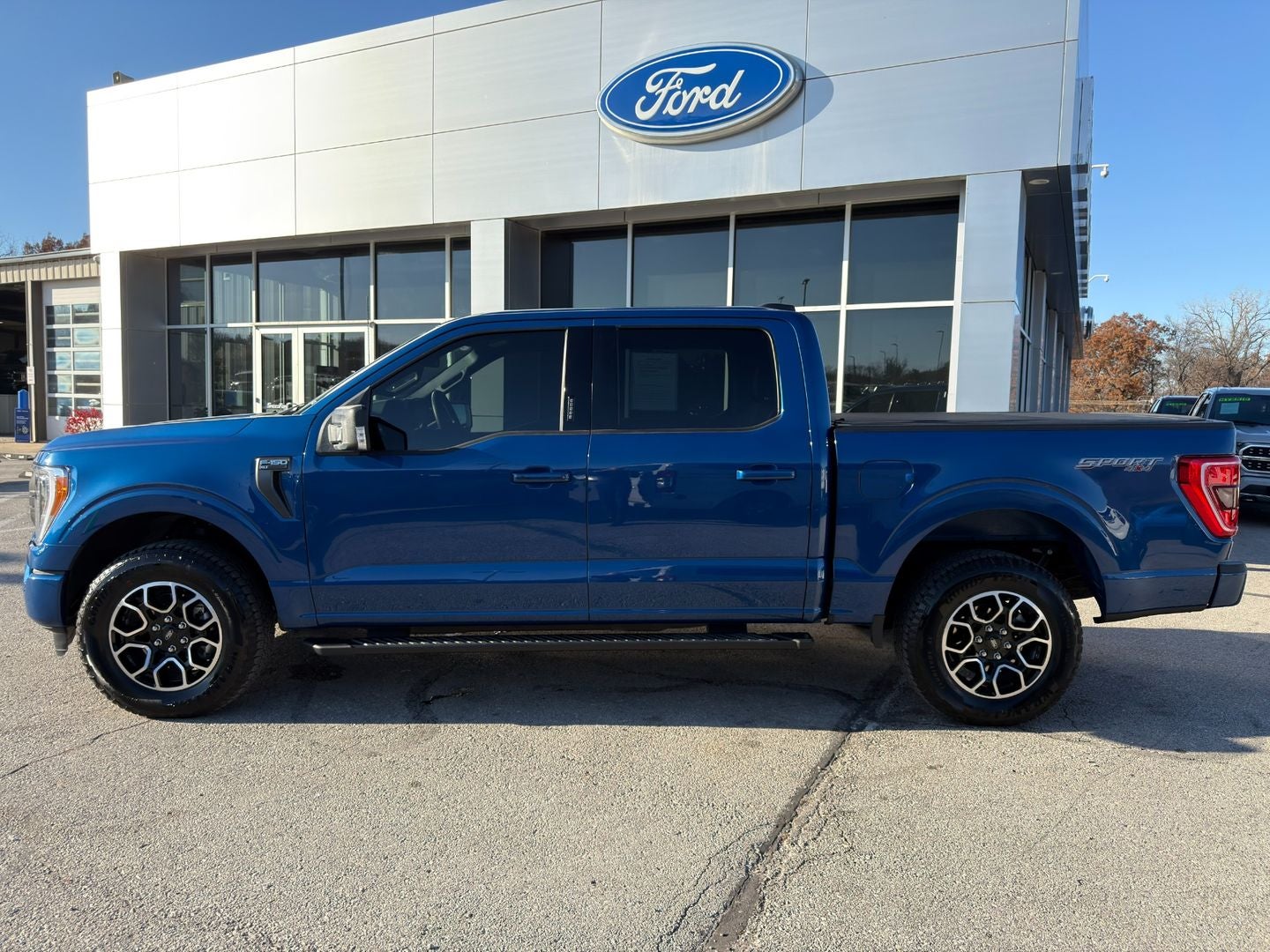 2023 Ford F-150 XLT 4X4 V6