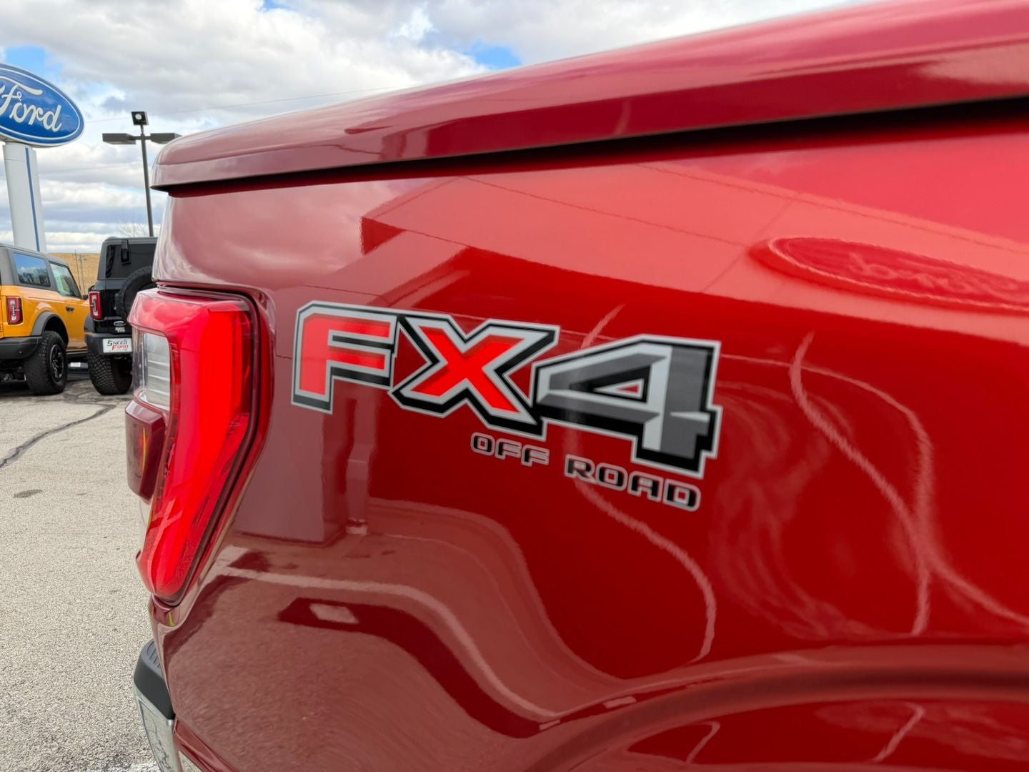 2023 Ford F-150 Lariat 4X4 V6