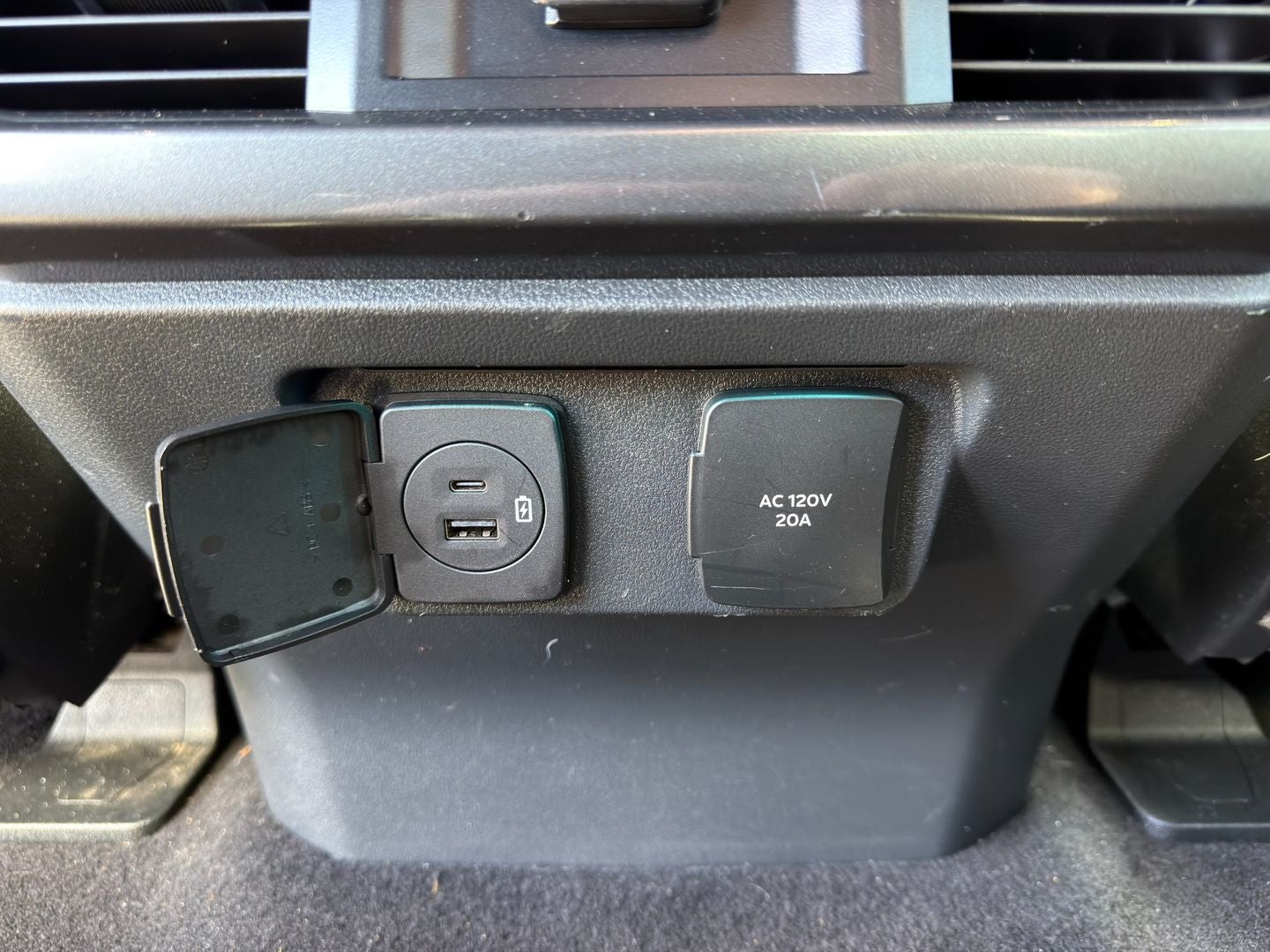 2023 Ford F-150 XLT 4X4 V6