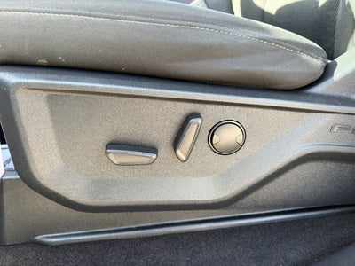 2023 Ford F-150 XLT 4X4 V6