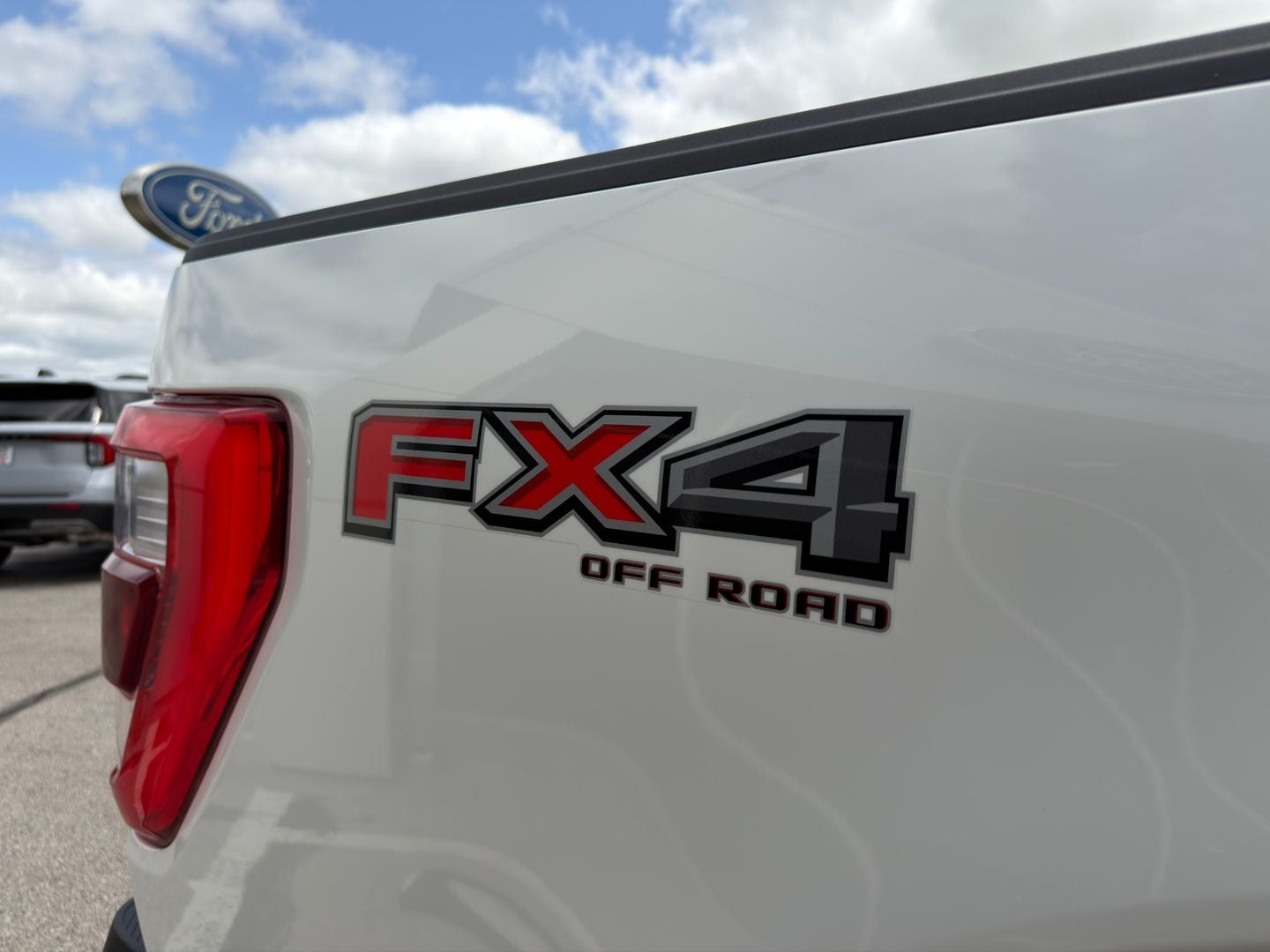 2023 Ford F-150 Lariat 4X4 V6