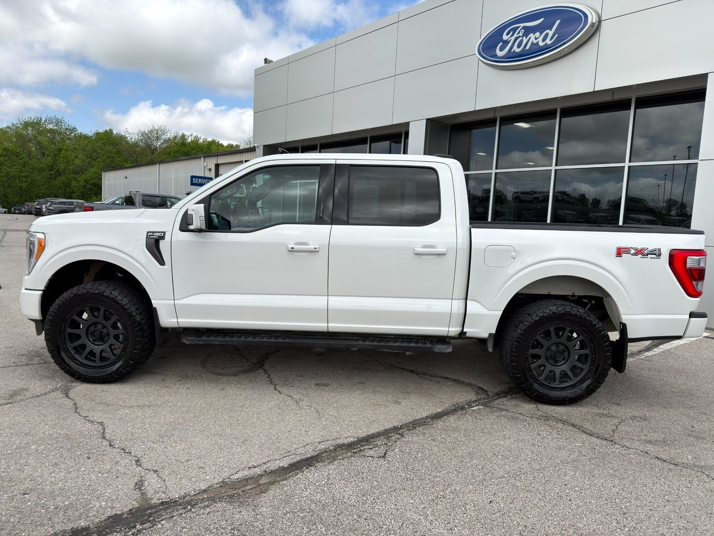 2023 Ford F-150 Lariat 4X4 V6