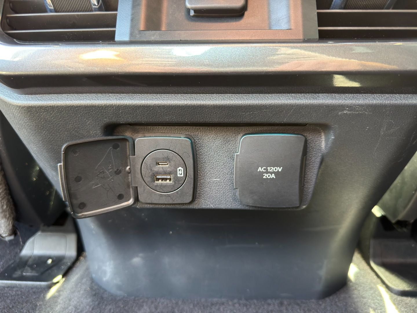 2023 Ford F-150 XLT 4X4 Powerboost Hybrid V6