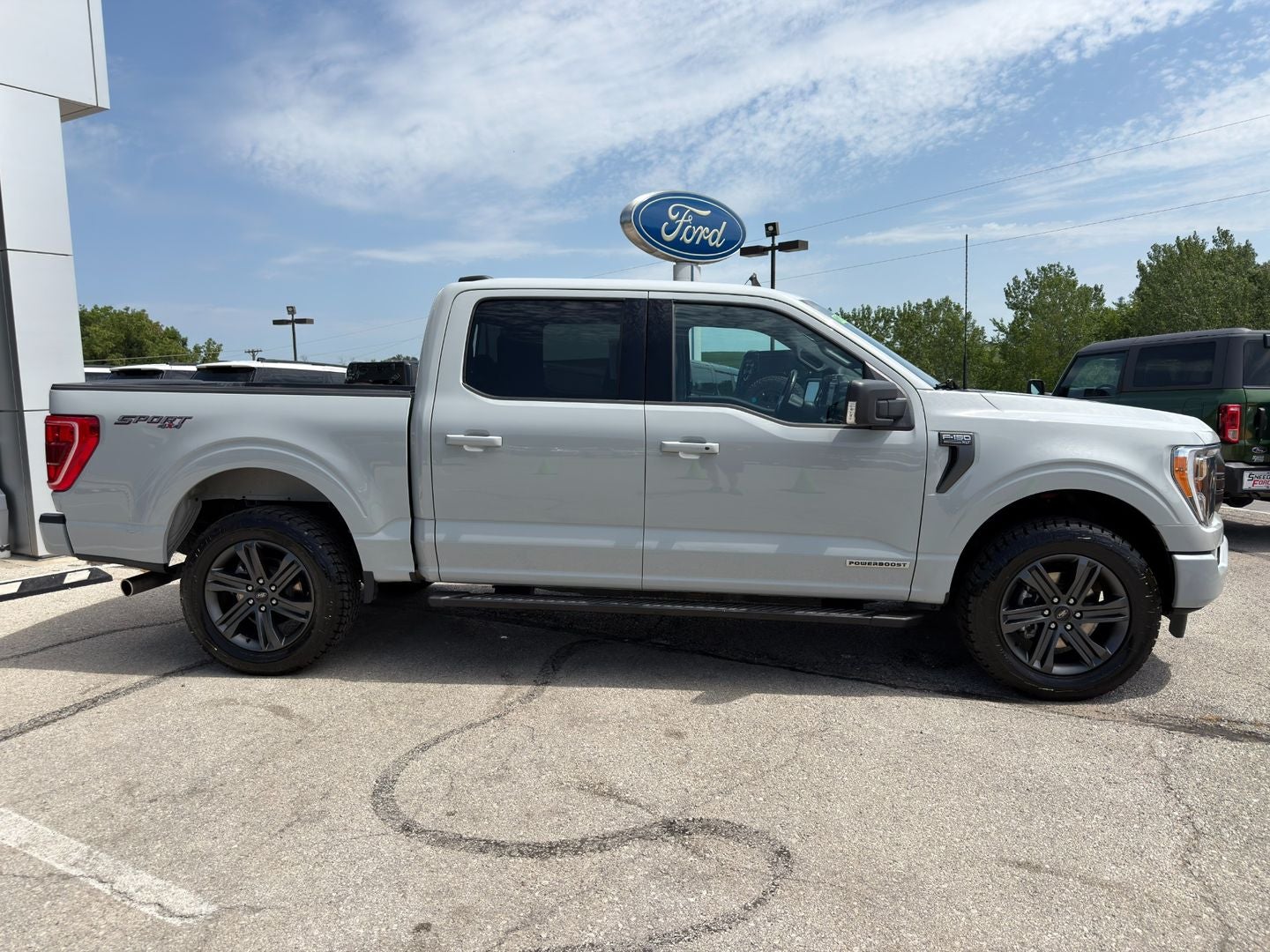 2023 Ford F-150 XLT 4X4 Powerboost Hybrid V6