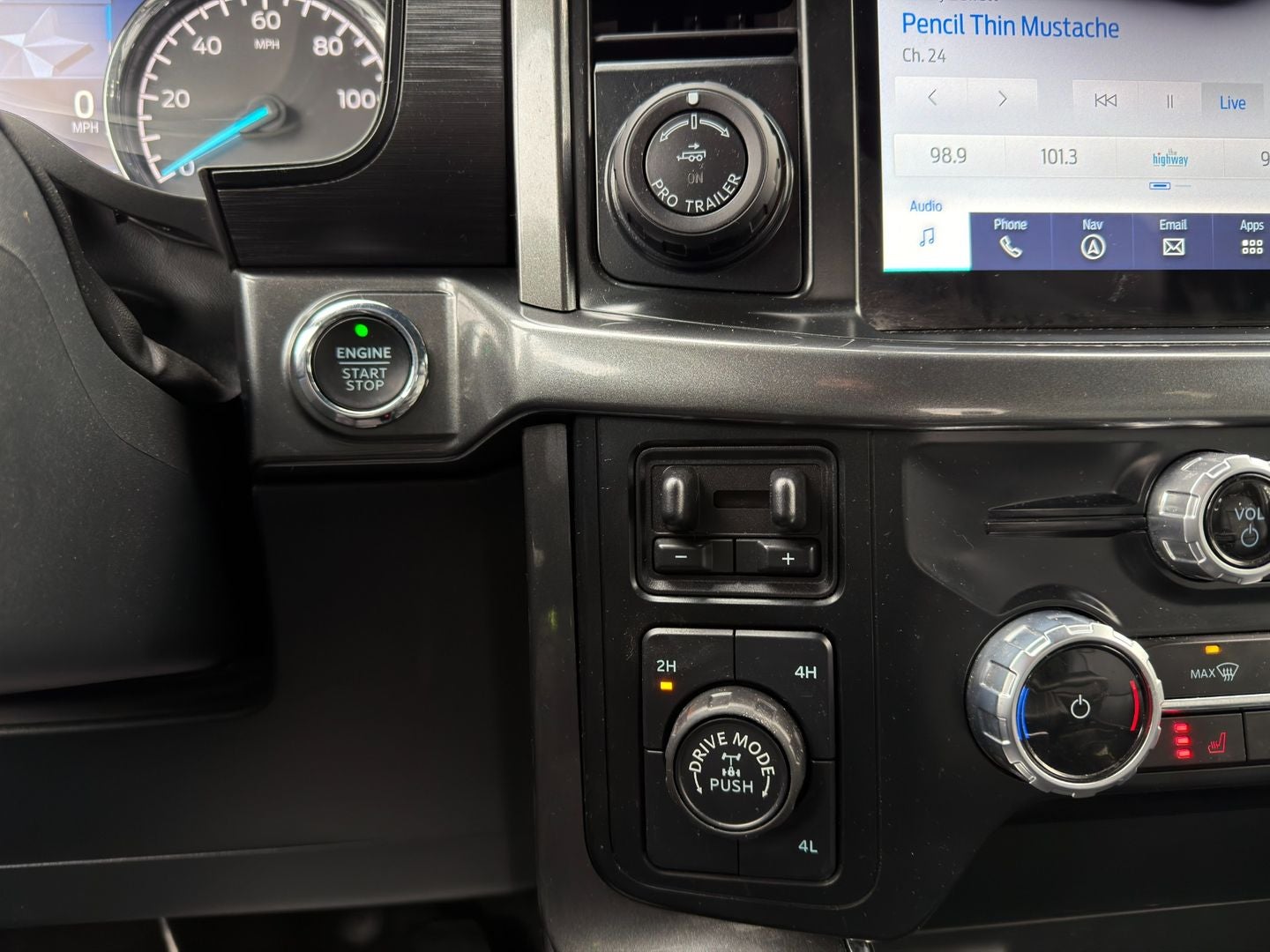 2023 Ford F-150 XLT 4X4 Powerboost Hybrid V6