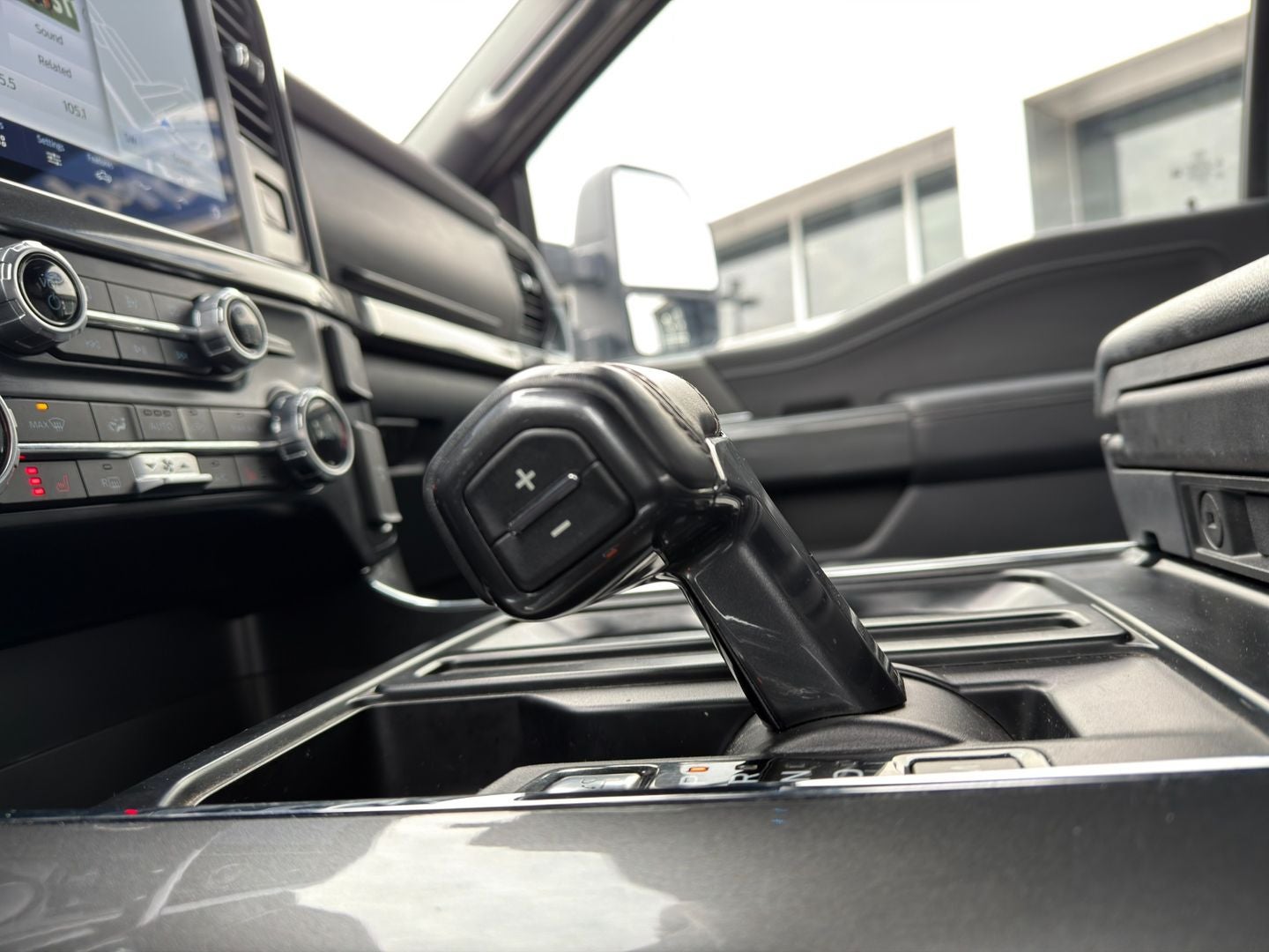 2023 Ford F-150 XLT 4X4 Powerboost Hybrid V6