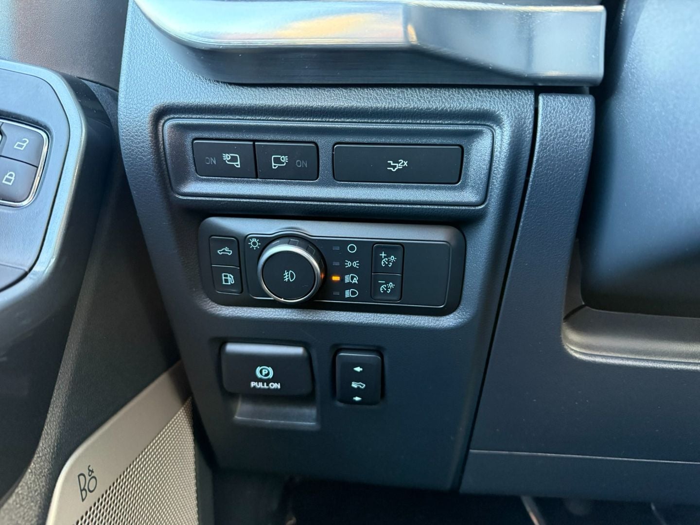 2022 Ford F-150 Lariat 4X4 Powerboost Hybrid V6