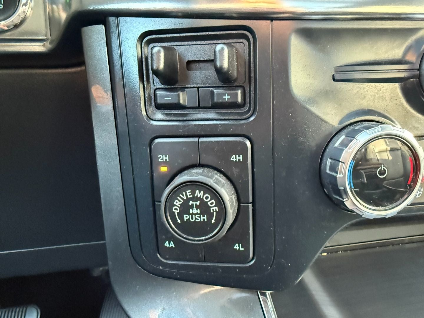 2022 Ford F-150 Lariat 4X4 Powerboost Hybrid V6