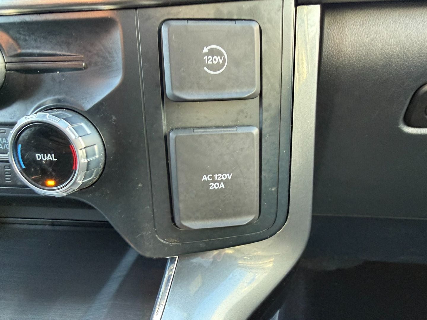 2022 Ford F-150 Lariat 4X4 Powerboost Hybrid V6