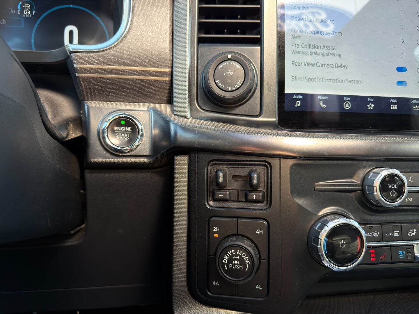 2023 Ford F-150 Platinum 4X4 Powerboost Hybrid V6