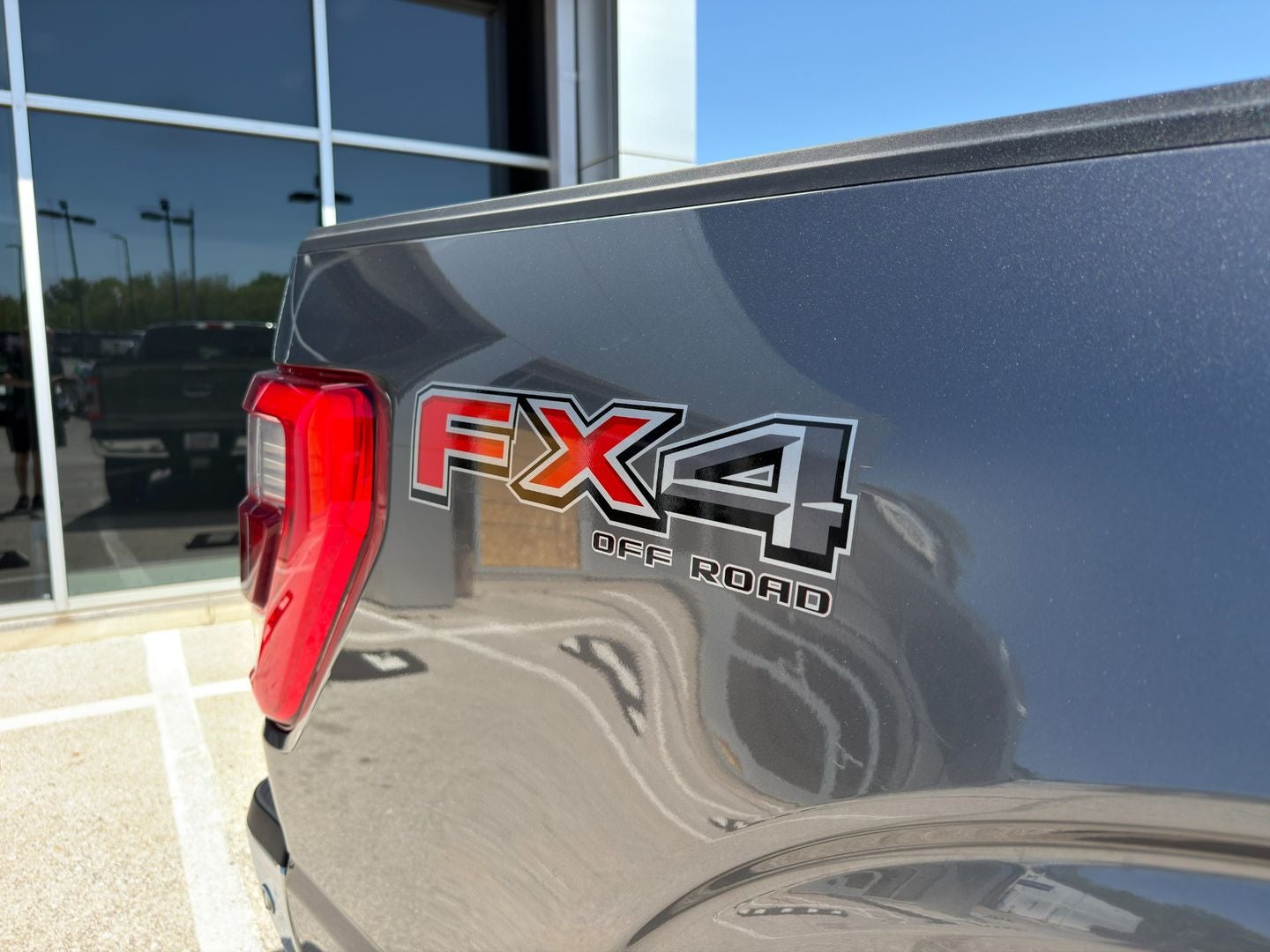 2021 Ford F-150 Lariat 4X4 Powerboost Hybrid V6