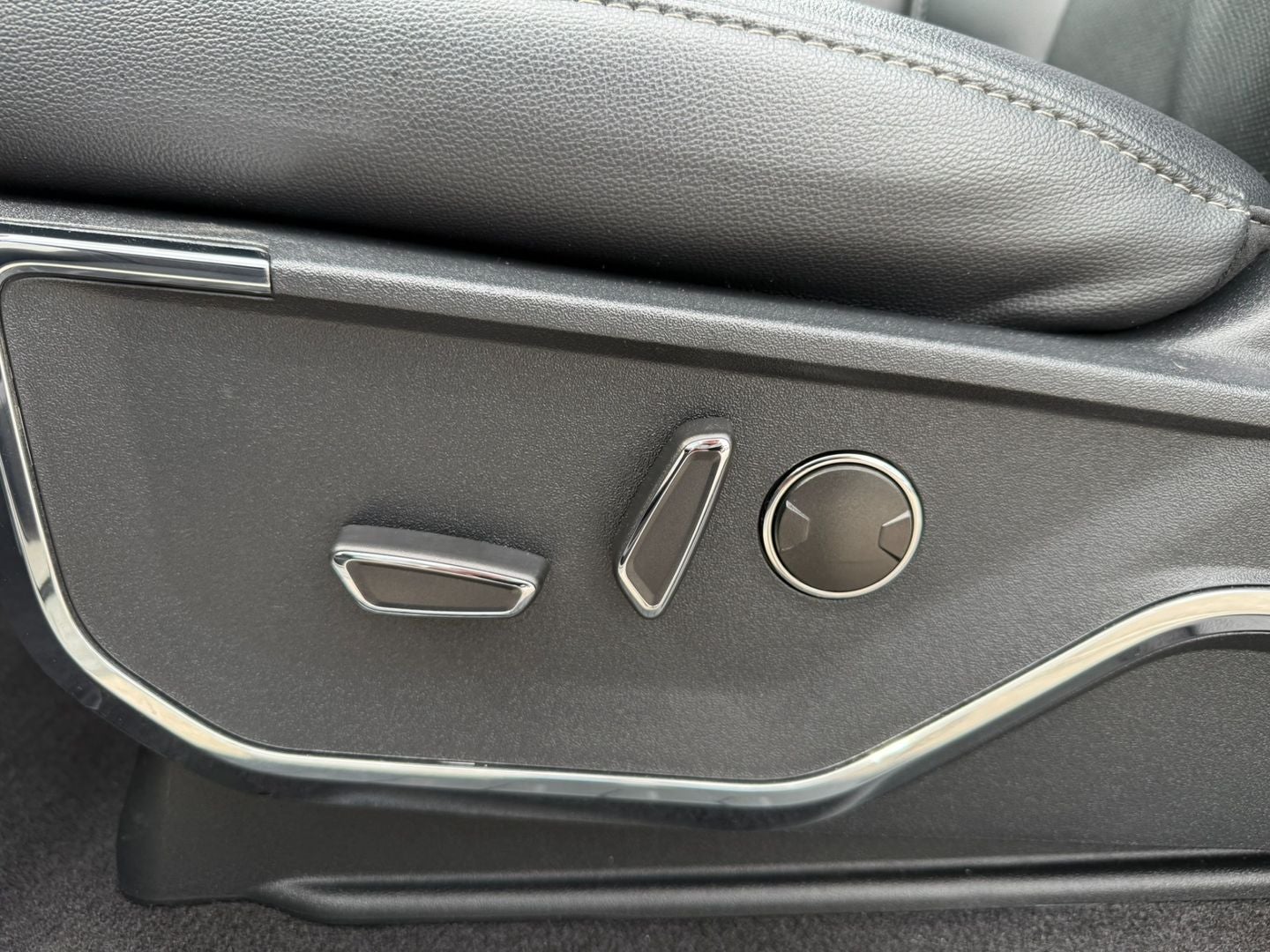 2023 Ford F-150 Lariat 4X4 Powerboost Hybrid V6