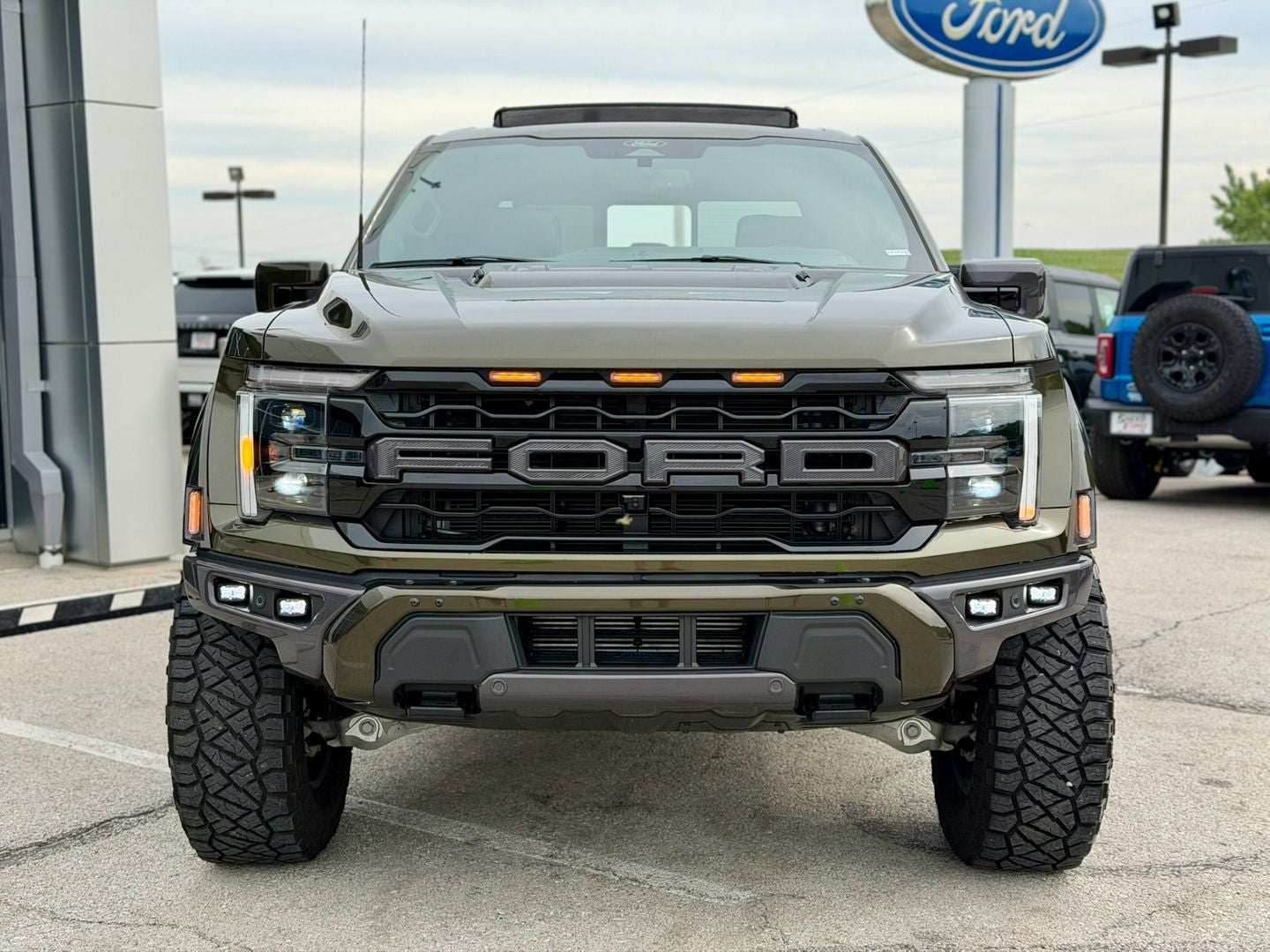 Used 2024 Ford F-150 Raptor with VIN 1FTFW1RG1RFB08118 for sale in Kansas City