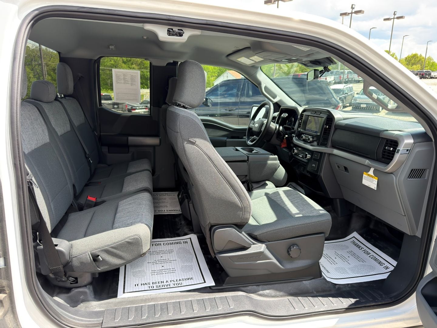 2023 Ford F-150 XLT 4X4 V8