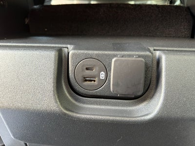 2023 Ford F-150 XLT 4X4 V8
