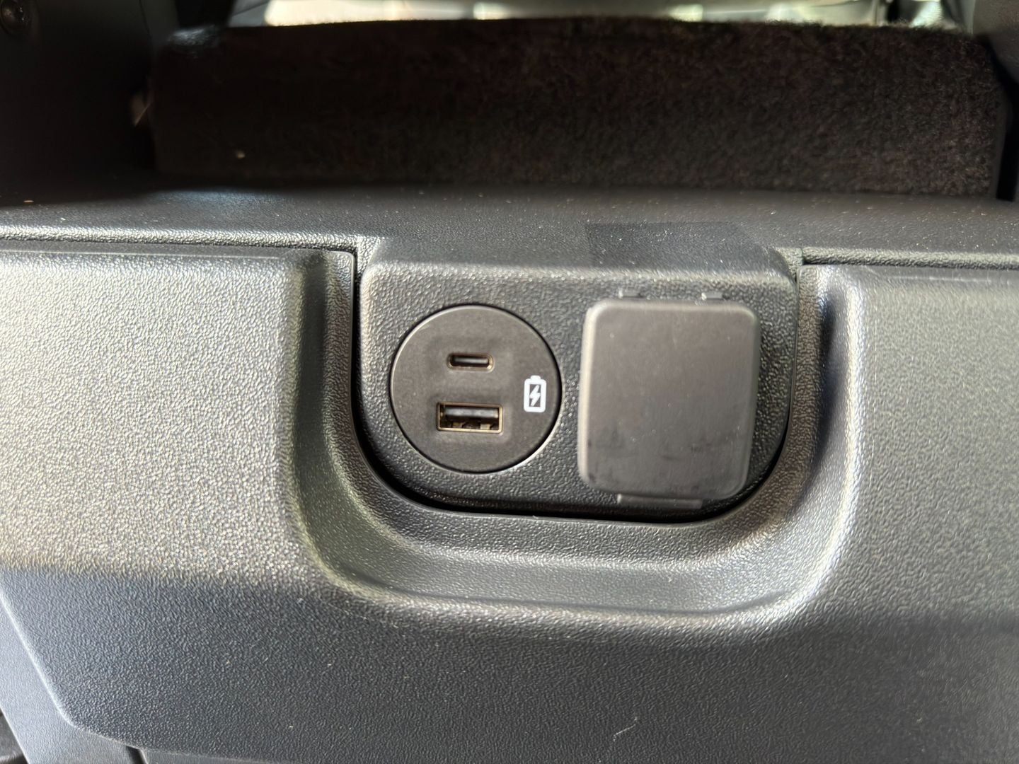 2023 Ford F-150 XLT 4X4 V8