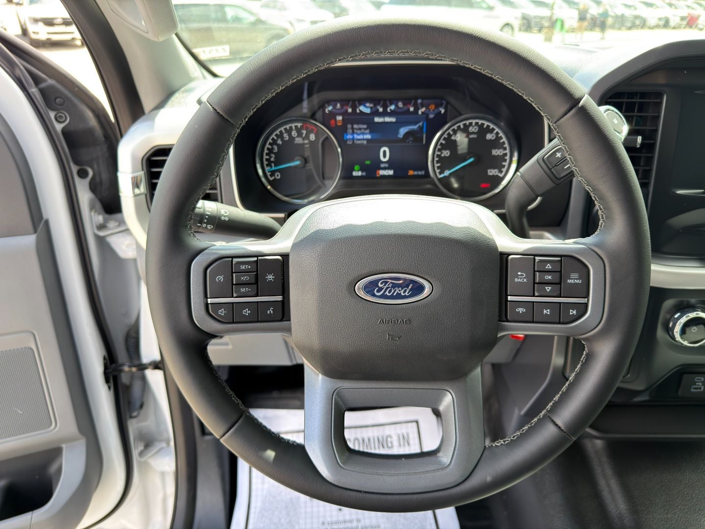 2023 Ford F-150 XLT 4X4 V8