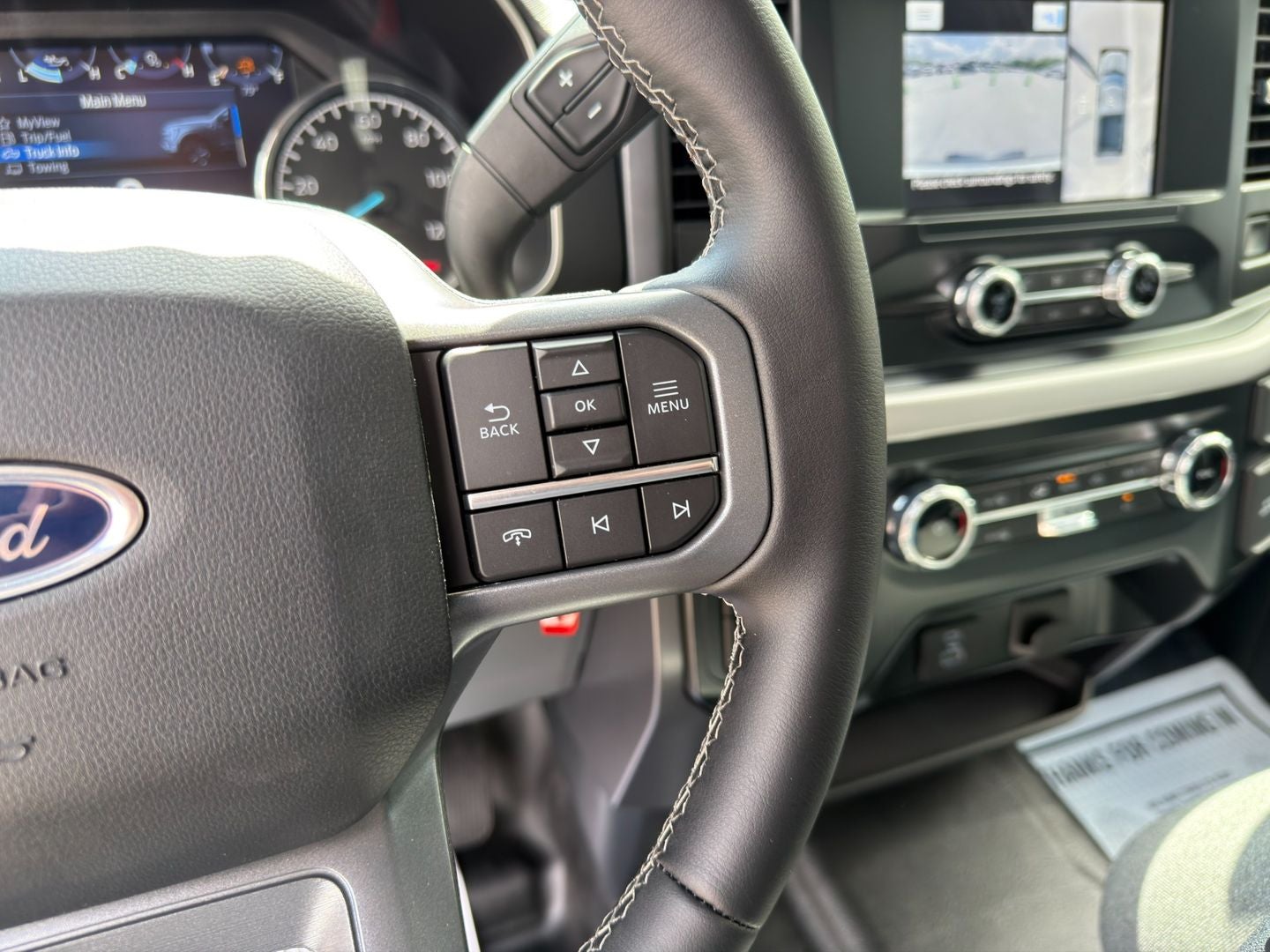 2023 Ford F-150 XLT 4X4 V8