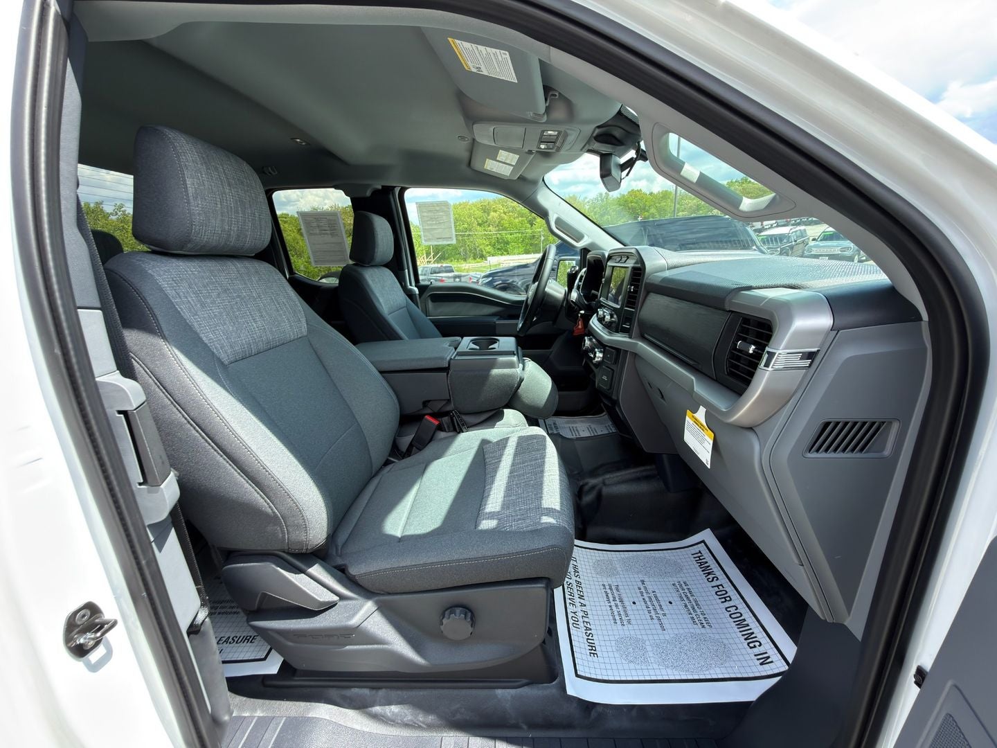 2023 Ford F-150 XLT 4X4 V8