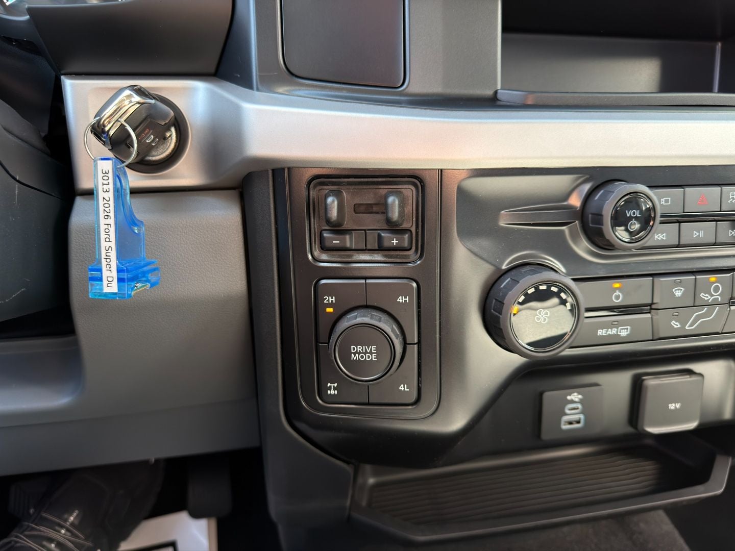 2026 Ford Super Duty F-350® XLT