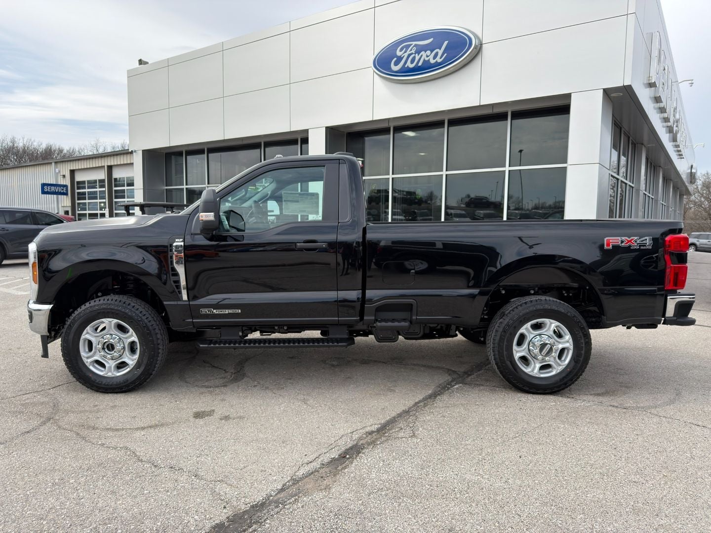 2026 Ford Super Duty F-350® XLT