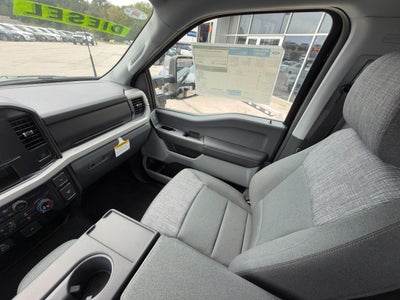 2027 Ford Super Duty F-350 DRW F-350® XLT