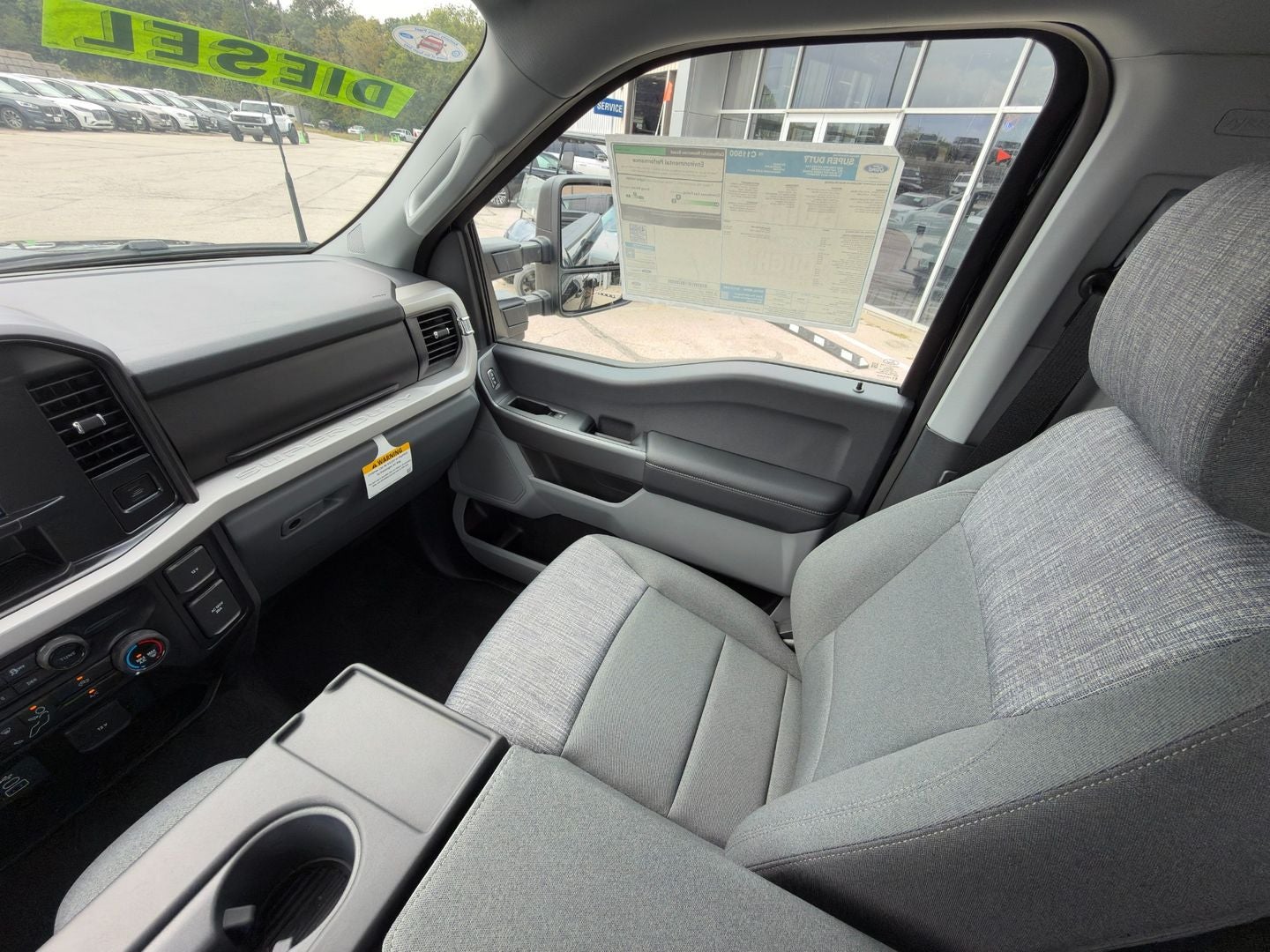 2027 Ford Super Duty F-350 DRW F-350® XLT