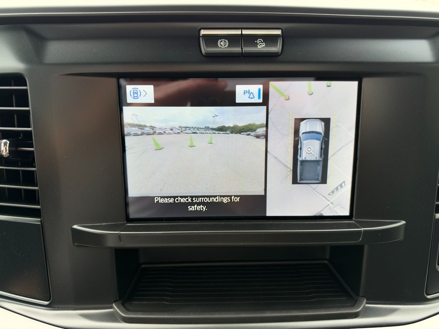 2027 Ford Super Duty F-350 DRW F-350® XLT