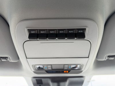 2027 Ford Super Duty F-350 DRW F-350® XLT