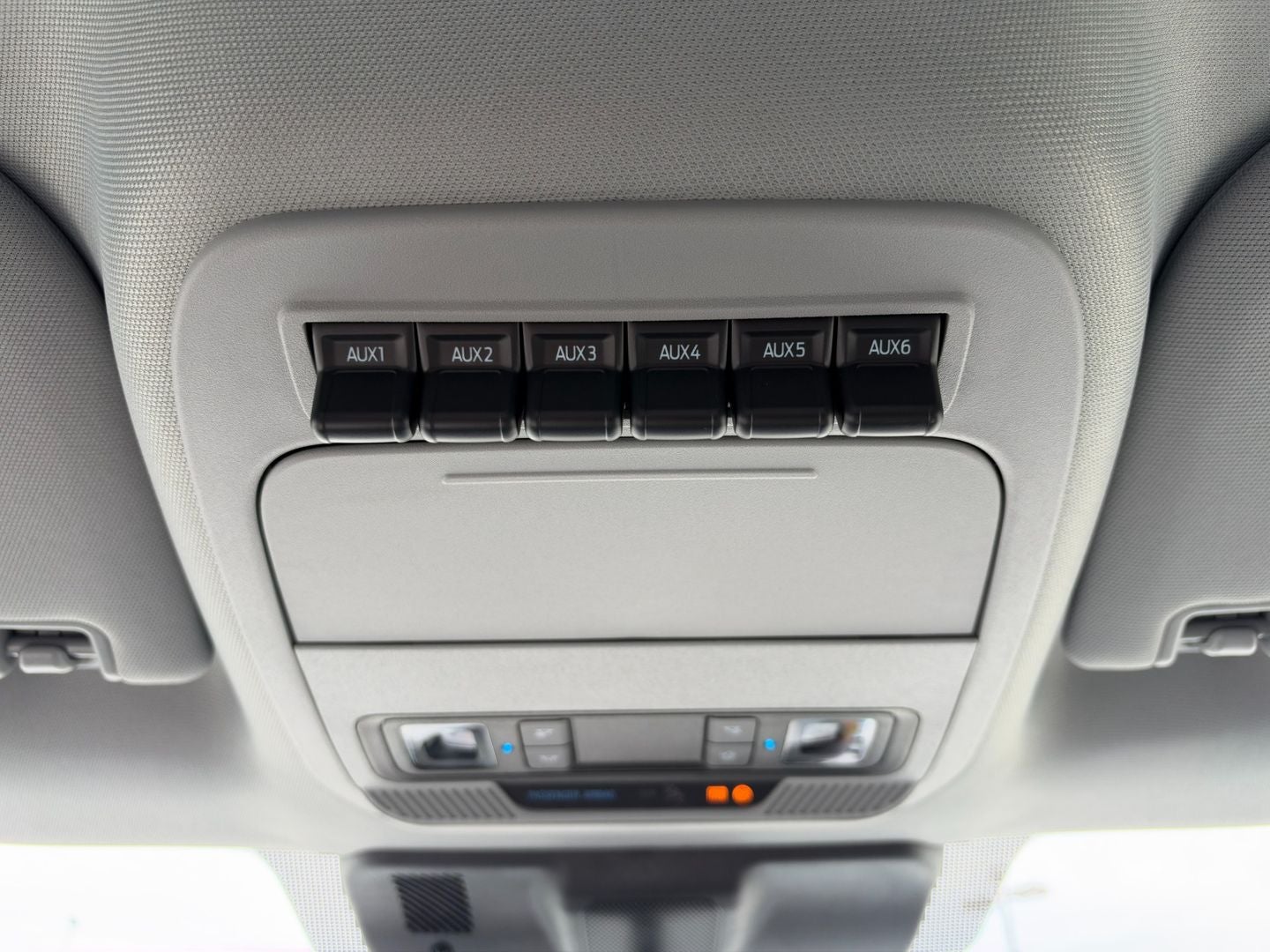 2027 Ford Super Duty F-350 DRW F-350® XLT