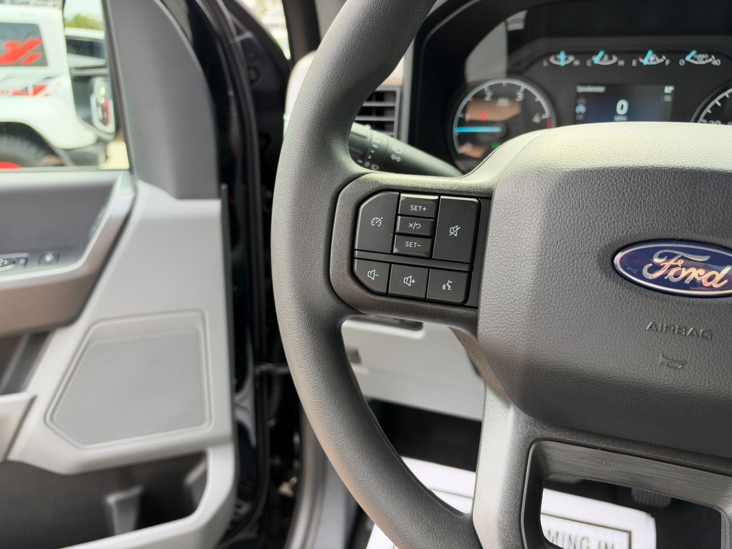 2027 Ford Super Duty F-350 DRW F-350® XLT
