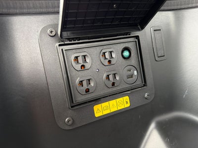 2023 Ford F-150 Lightning XLT