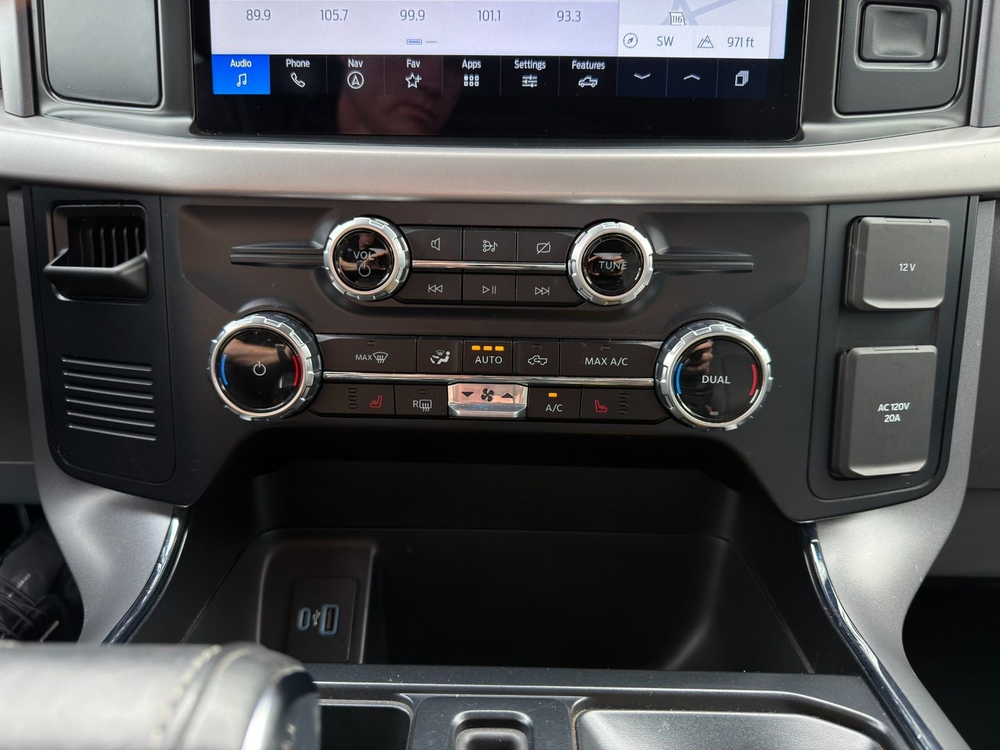 2023 Ford F-150 Lightning XLT