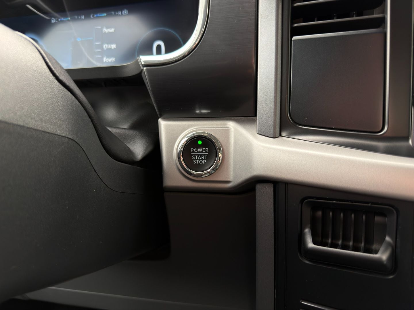 2023 Ford F-150 Lightning XLT