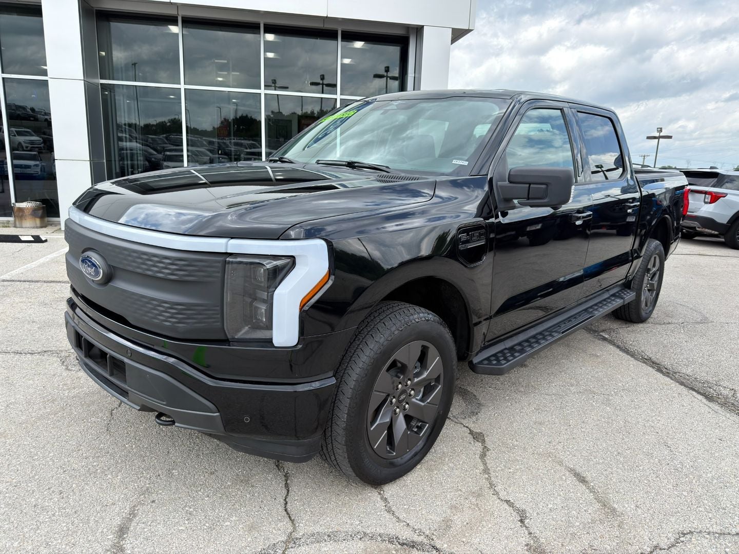 2023 Ford F-150 Lightning XLT