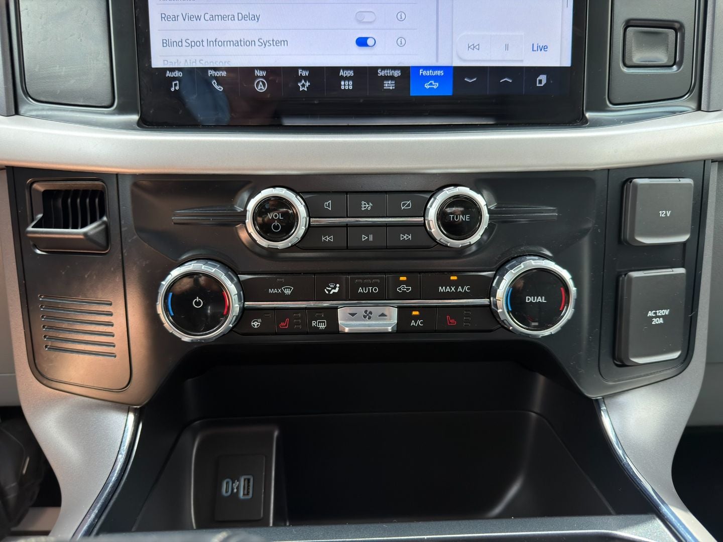 2023 Ford F-150 Lightning XLT