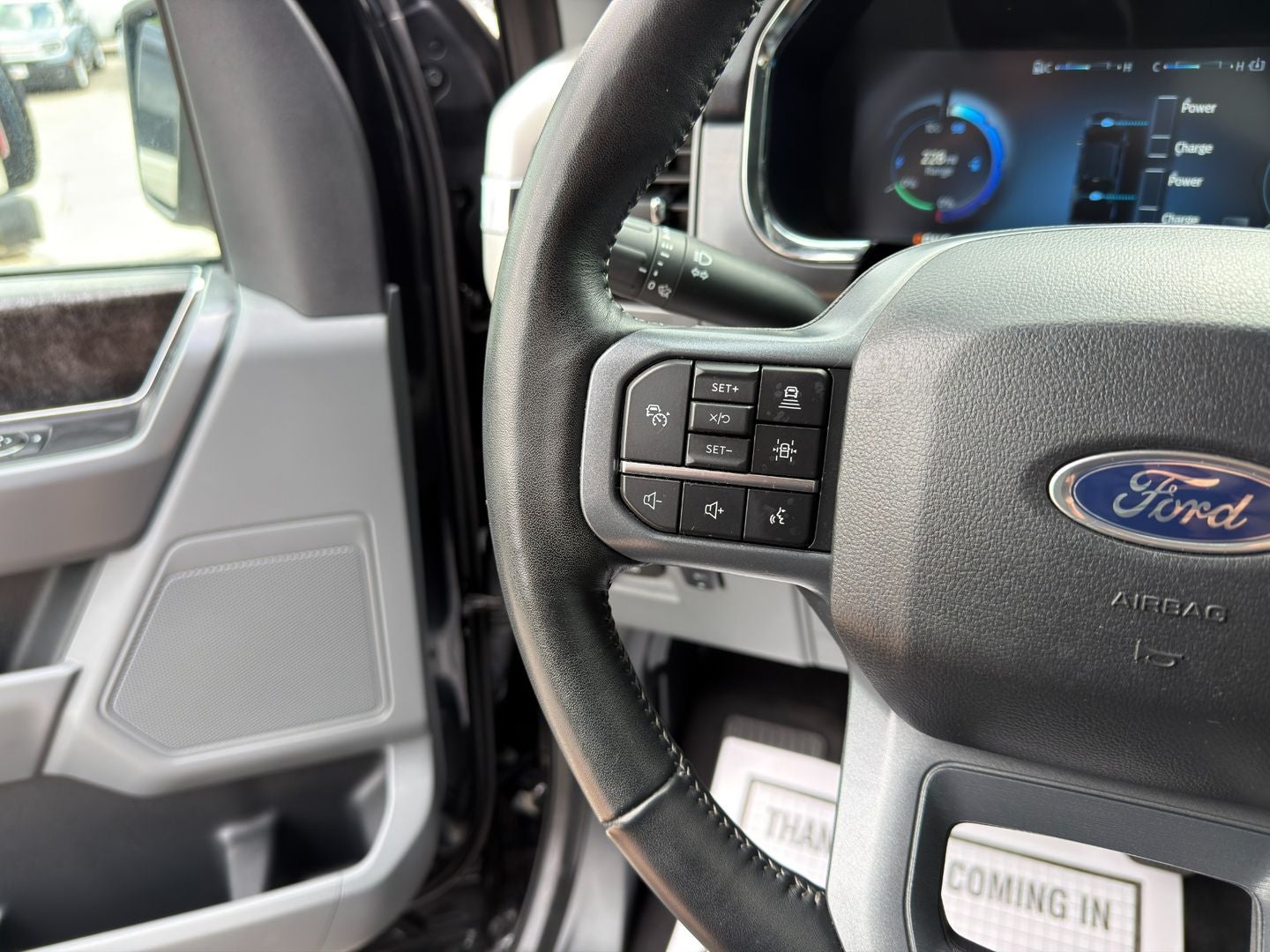 2023 Ford F-150 Lightning XLT