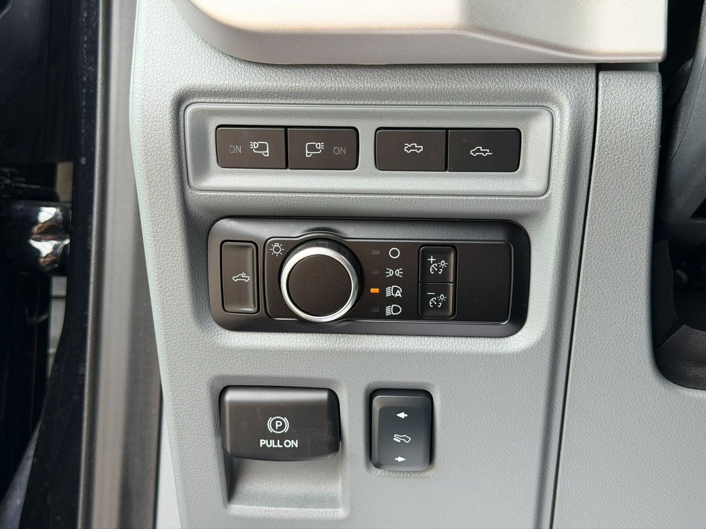 2023 Ford F-150 Lightning XLT